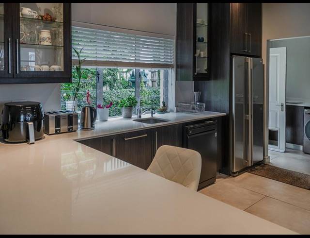 5 BEDROOM HOUSE FOR SALE IN DENNEGEUR